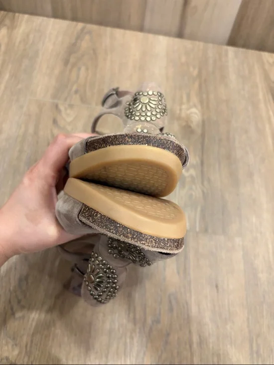 Dansko Deandra Stacked Heel Embellished Studded Buckle Sandal size 38 EUC - Picture 4 of 7